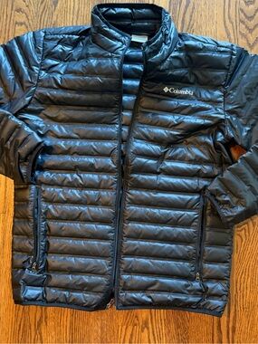 Columbia Black Quilted Jacket with Blue Accent